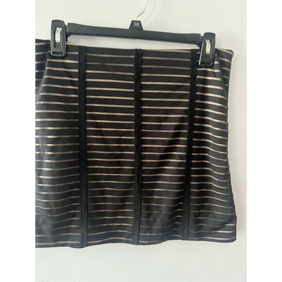 Forever 21 Skirt Women's Medium Black Cream Striped Mini Fitted Bodycon Twee - Picture 1 of 8